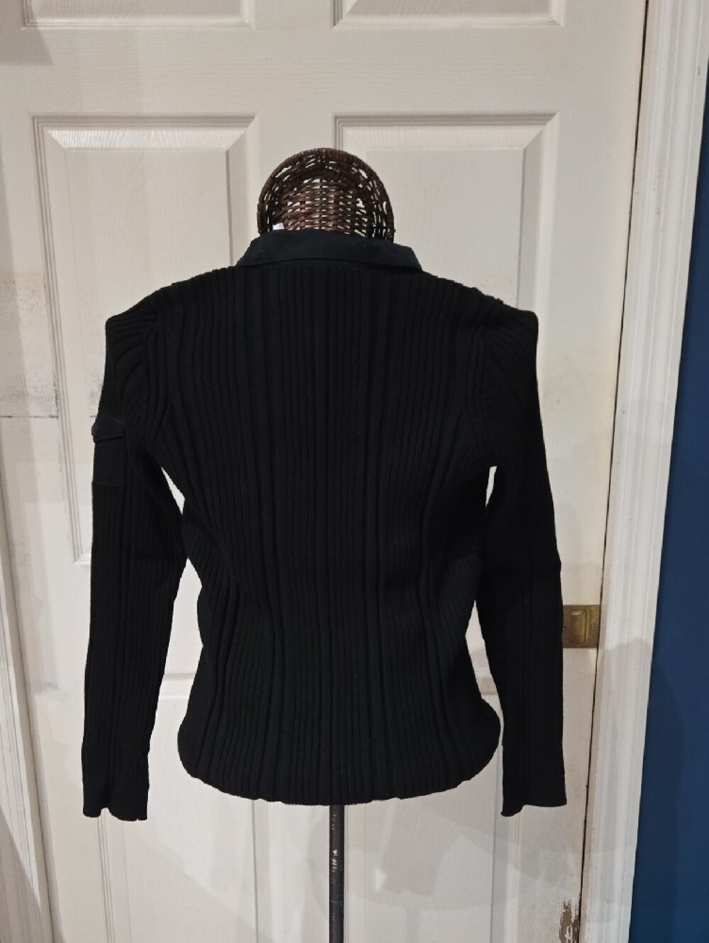 Liz Claiborne Black Ribbed V-Neck Sweater with Satin Trim-Size XL - Picture 6 of 12